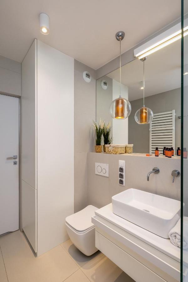 Vetulaniego Apartment With Air Conditioning & Parking By Renters Prestige كراكوفيا المظهر الخارجي الصورة